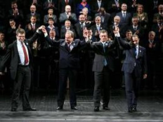 Discuţii pentru unificarea dreptei: orgoliile împiedică proiectul